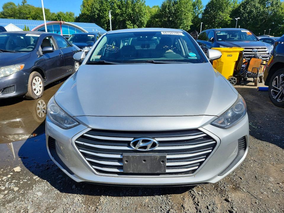 68734176 :رقم المزاد ، 5NPD84LF2JH335749 vin ، 2018 Hyundai Elantra مزاد بيع