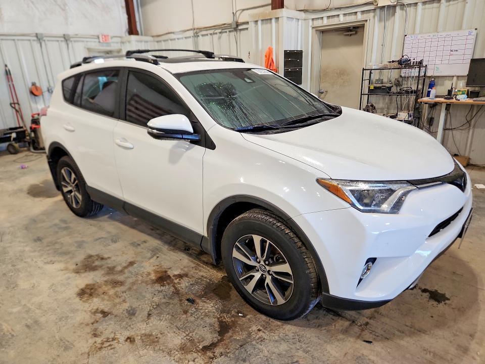 Продаж на аукціоні авто 2018 Toyota Rav4, vin: JTMRFREV8JJ735934, номер лоту: 70423256
