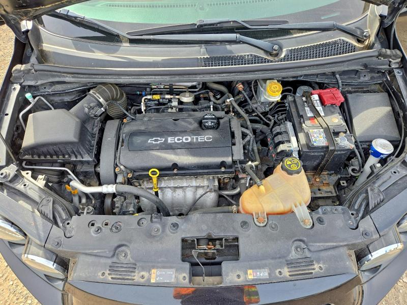 69871486 :رقم المزاد ، 1G1JC6SH1F4118120 vin ، 2015 Chevrolet Sonic مزاد بيع