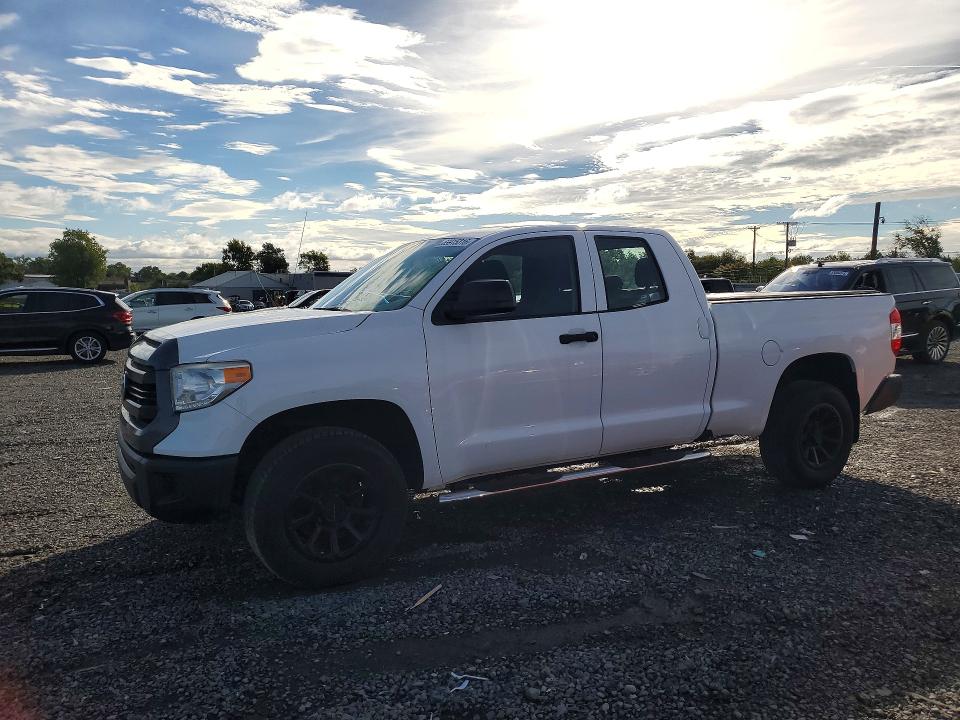 69915316 :رقم المزاد ، 5TFUM5F1XGX064793 vin ، 2016 Toyota Tundra مزاد بيع