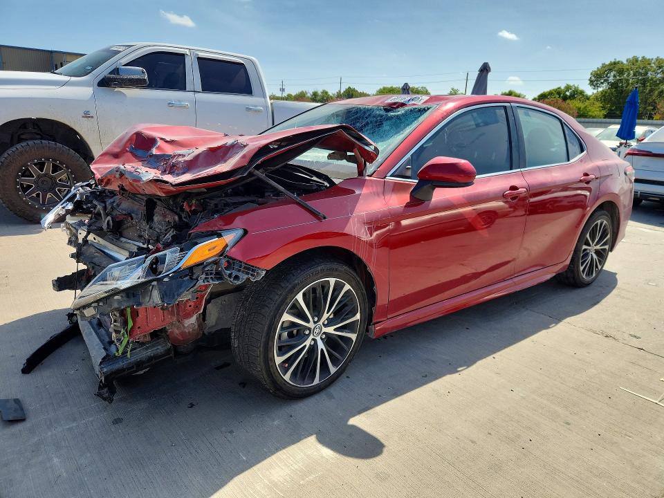 69167146 :رقم المزاد ، 4T1B11HK8KU161446 vin ، 2019 Toyota Camry مزاد بيع