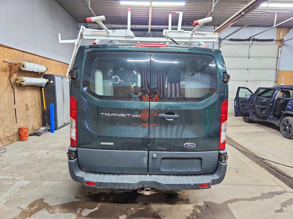 66854666 :رقم المزاد ، 1FTYR1ZG5FKB31095 vin ، 2015 Ford Transit مزاد بيع