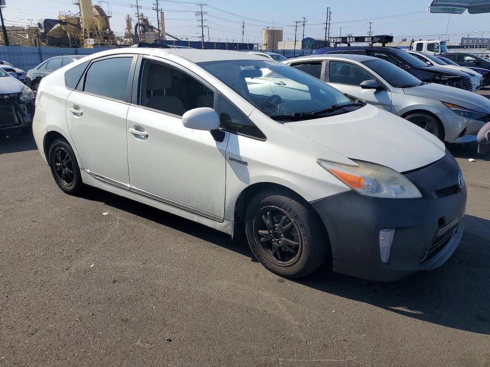 70530456 :رقم المزاد ، JTDKN3DU3E1778755 vin ، 2014 Toyota Prius مزاد بيع