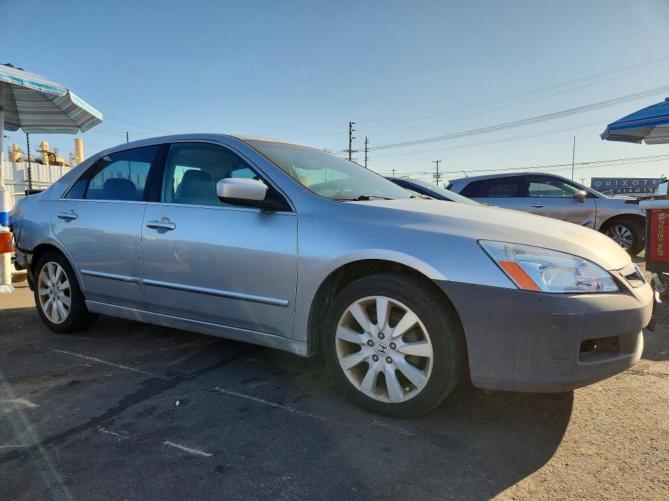 69308856 :رقم المزاد ، 1HGCM66597A028537 vin ، 2007 Honda Accord مزاد بيع