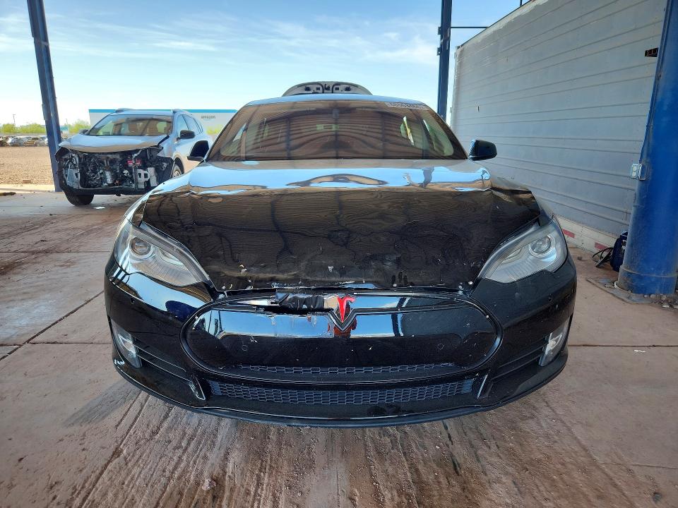 68563466 :رقم المزاد ، 5YJSA1H16EFP37365 vin ، 2014 Tesla Model S مزاد بيع