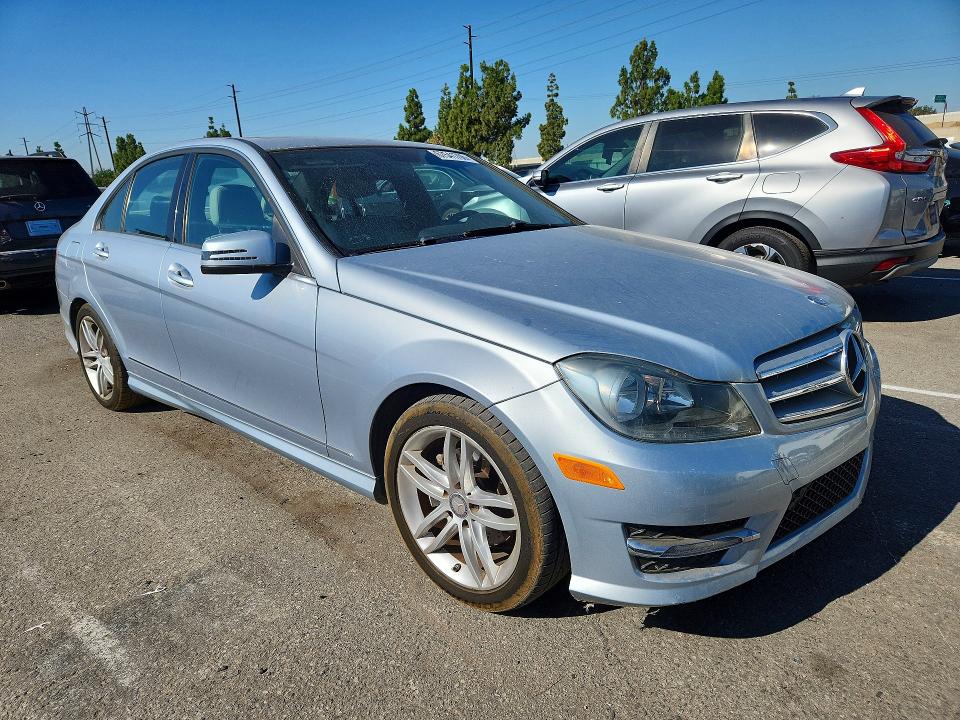 67541706 :رقم المزاد ، WDDGF4HBXDA869690 vin ، 2013 Mercedes-benz C مزاد بيع