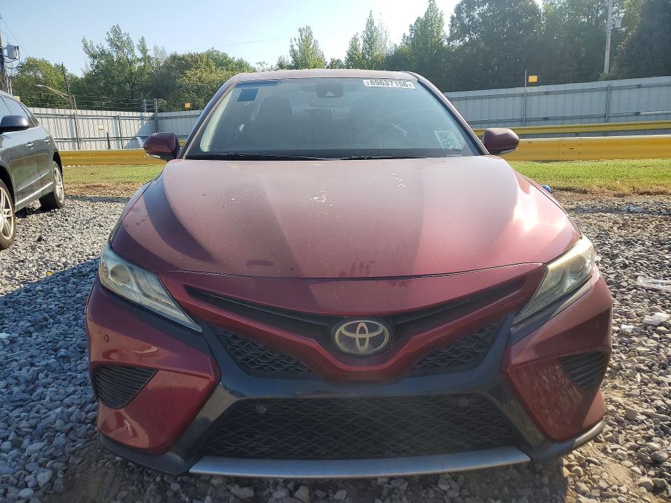 2018 Toyota Camry მანქანა იყიდება აუქციონზე, vin: 4T1B61HK1JU625208, აუქციონის ნომერი: 69637156