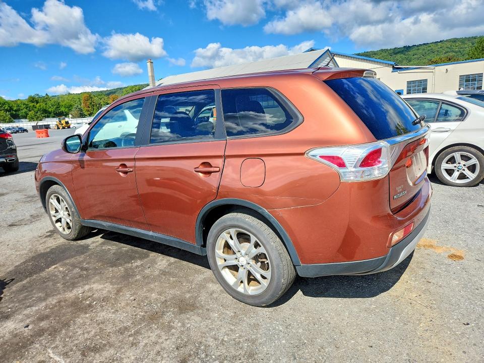 2015 Mitsubishi Outlander მანქანა იყიდება აუქციონზე, vin: JA4AZ3A31FZ007266, აუქციონის ნომერი: 68841616