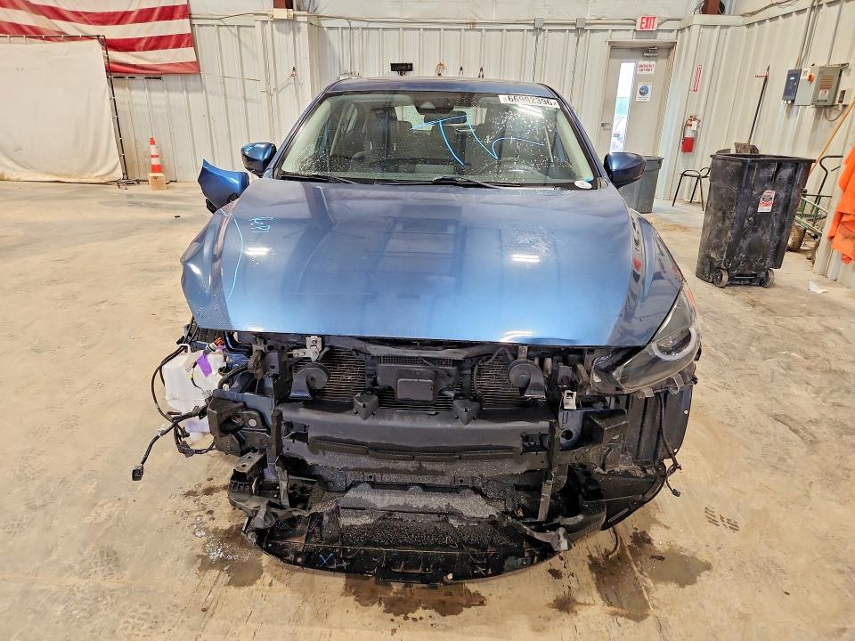 Auction sale of the 2018 Mazda 3, vin: 3MZBN1M33JM181661        , lot number: 66992396