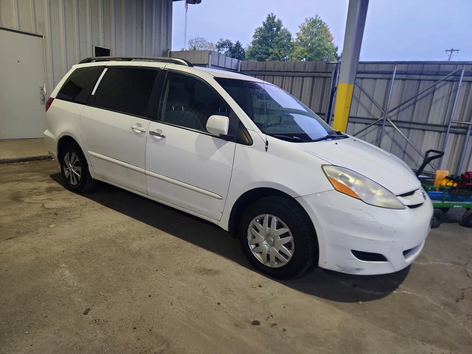 Продажа на аукционе авто 2006 Toyota Sienna, vin: 5TDZA23C86S414946, номер лота: 71041806