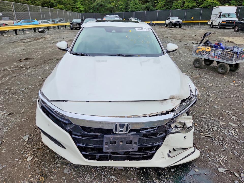 67461846 :رقم المزاد ، 1HGCV1F97JA029759 vin ، 2018 Honda Accord مزاد بيع
