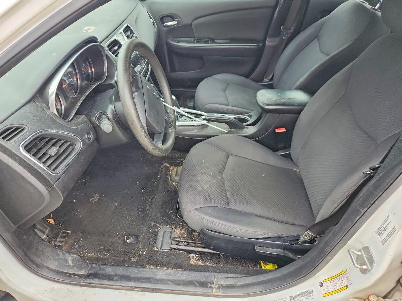 69751086 :رقم المزاد ، 1C3CCBAB1CN295296 vin ، 2012 Chrysler 200 مزاد بيع