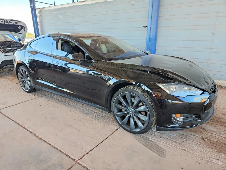 68563466 :رقم المزاد ، 5YJSA1H16EFP37365 vin ، 2014 Tesla Model S مزاد بيع
