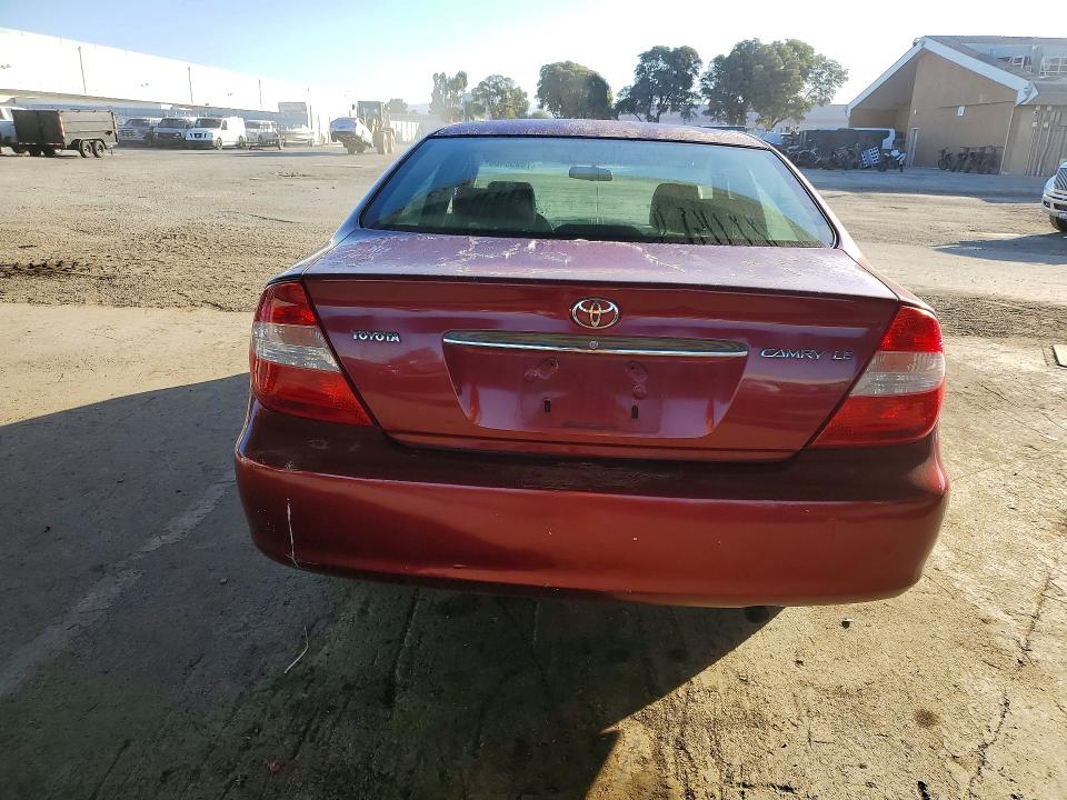70958406 :رقم المزاد ، JTDBE32K020092420 vin ، 2002 Toyota Camry مزاد بيع