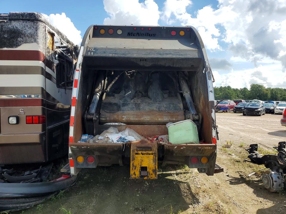 Продаж на аукціоні авто 2010 Freightliner M2, vin: 1FVHCYBS1ADAT6921, номер лоту: 65042996