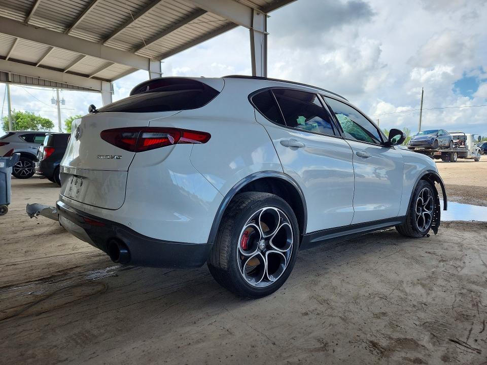 Продажа на аукционе авто 2023 Alfa Romeo Stelvio, vin: ZASPAKBN8P7D50193, номер лота: 69425096