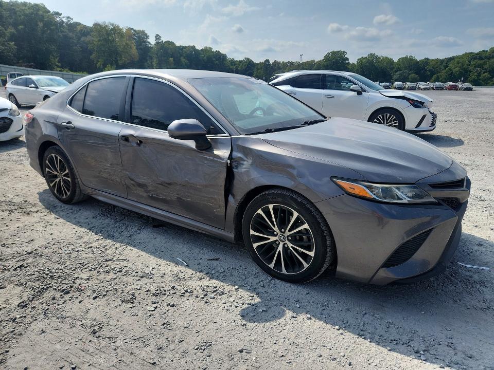 Продаж на аукціоні авто 2018 Toyota Camry, vin: 4T1B11HK7JU118621, номер лоту: 68917506