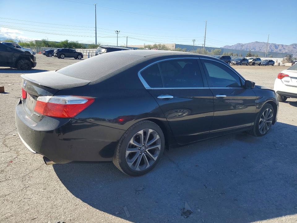 68693606 :رقم المزاد ، 1HGCR2F52FA239006 vin ، 2015 Honda Accord مزاد بيع