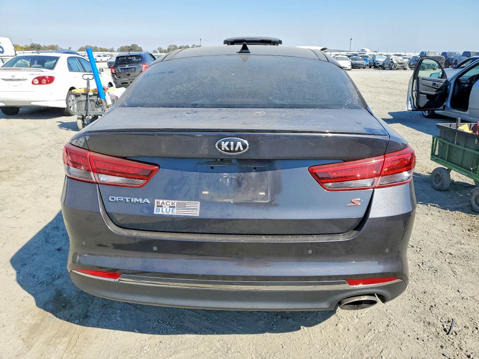 2018 Kia Optima მანქანა იყიდება აუქციონზე, vin: 5XXGT4L33JG185650, აუქციონის ნომერი: 68281676