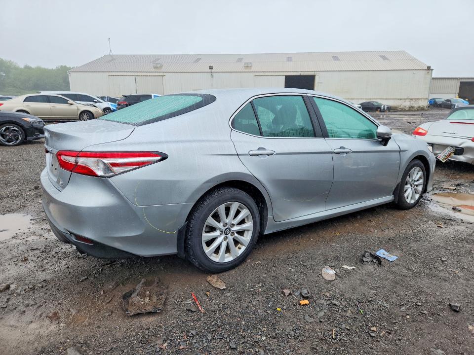 Auction sale of the 2018 Toyota Camry, vin: 4T1B11HK0JU647487, lot number: 67523746