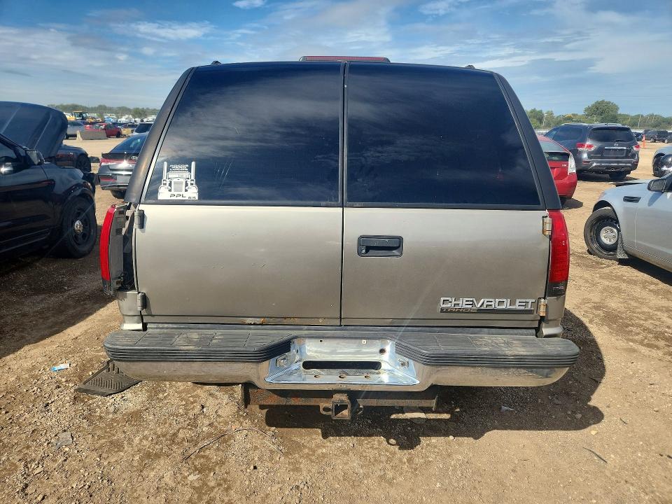 68697506 :رقم المزاد ، 1GNEK13R7XJ543941 vin ، 1999 Chevrolet Tahoe مزاد بيع