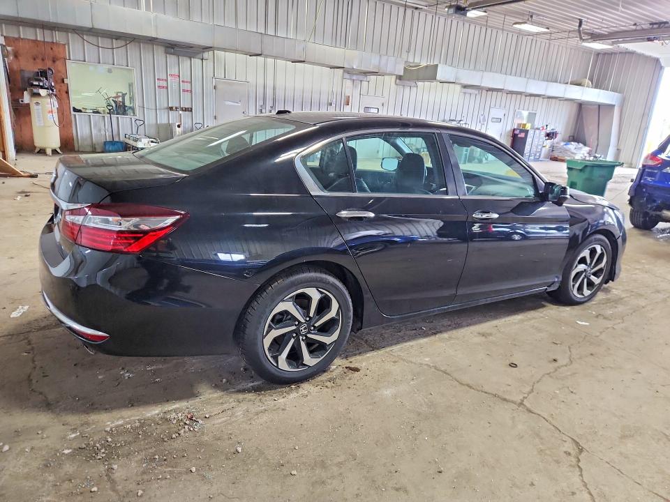 2017 Honda Accord მანქანა იყიდება აუქციონზე, vin: 1HGCR2F98HA135108, აუქციონის ნომერი: 70350406