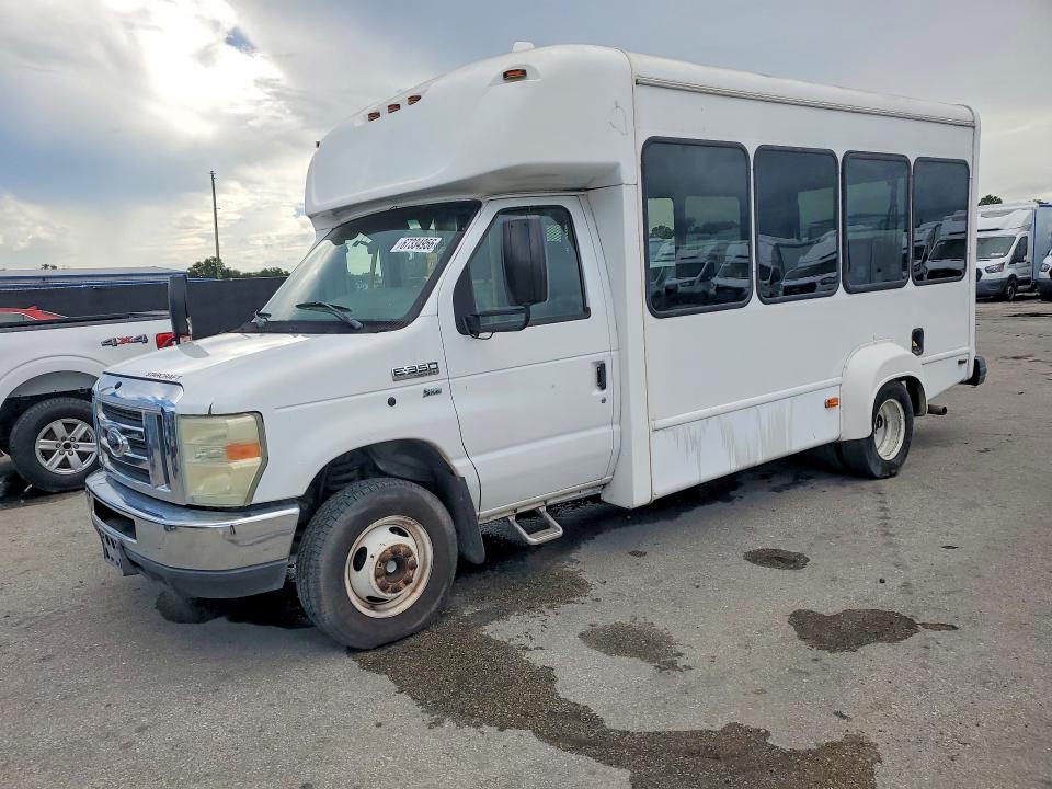 2016 Ford Econoline მანქანა იყიდება აუქციონზე, vin: 1FDEE3FL9GDC32170, აუქციონის ნომერი: 67334956