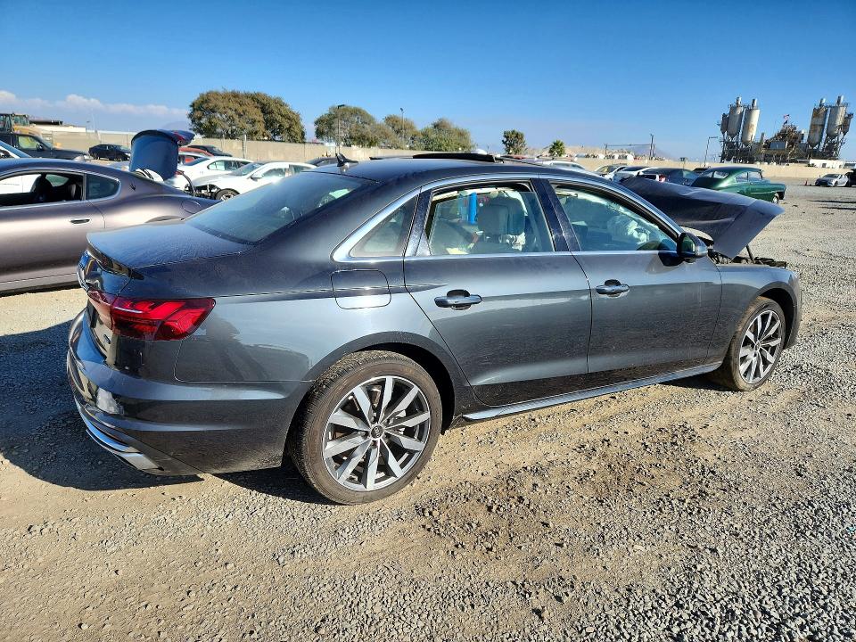 70359836 :رقم المزاد ، WAUABAF42MA086651 vin ، 2021 Audi A4 مزاد بيع