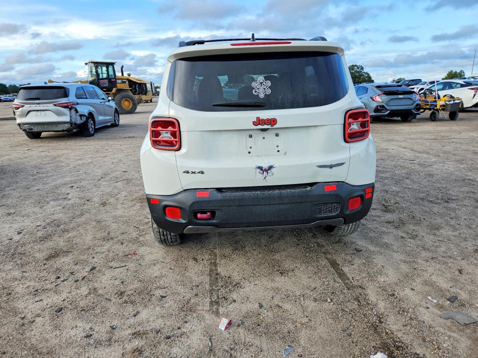 68662916 :رقم المزاد ، ZACCJBCB9HPF75528 vin ، 2017 Jeep Renegade Trailhawk 4 مزاد بيع