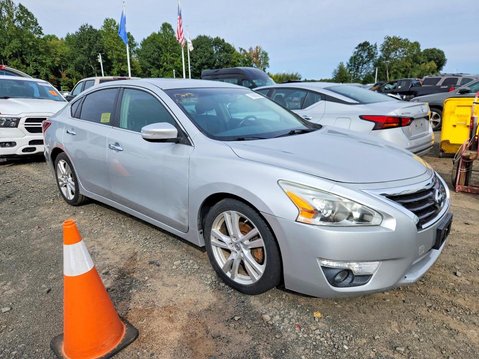 2013 Nissan Altima მანქანა იყიდება აუქციონზე, vin: 1N4BL3AP8DN401291, აუქციონის ნომერი: 70608856