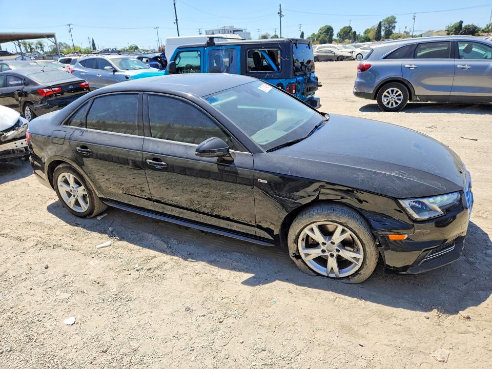 67714006 :رقم المزاد ، WAUKMAF49JA113242 vin ، 2018 Audi A4 مزاد بيع