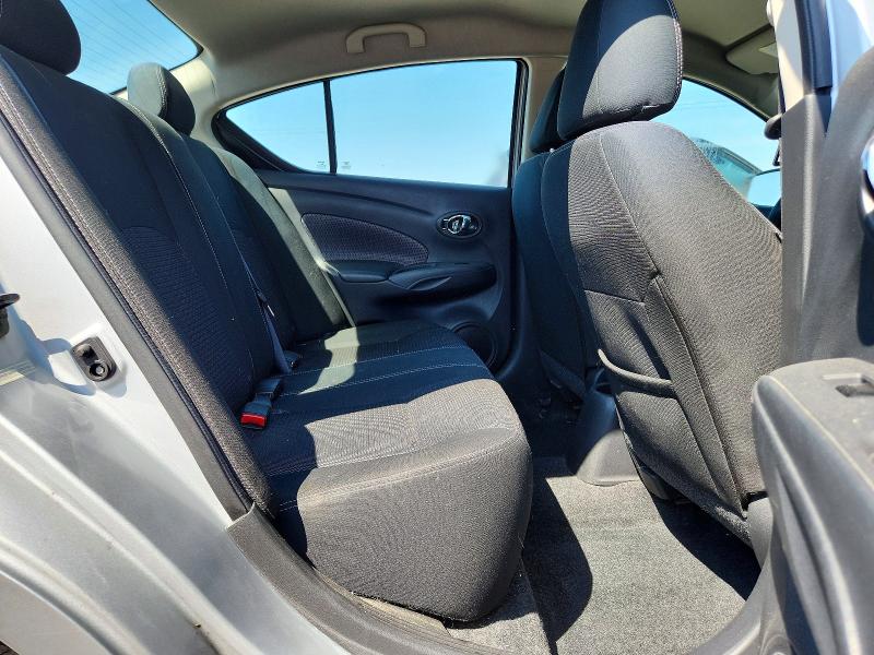 68515526 :رقم المزاد ، 3N1CN7AP8KL806258 vin ، 2019 Nissan Versa مزاد بيع