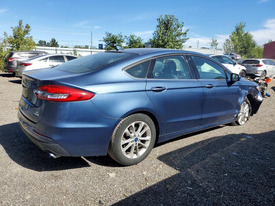 69962846 :رقم المزاد ، 3FA6P0HD5KR244264 vin ، 2019 Ford Fusion مزاد بيع