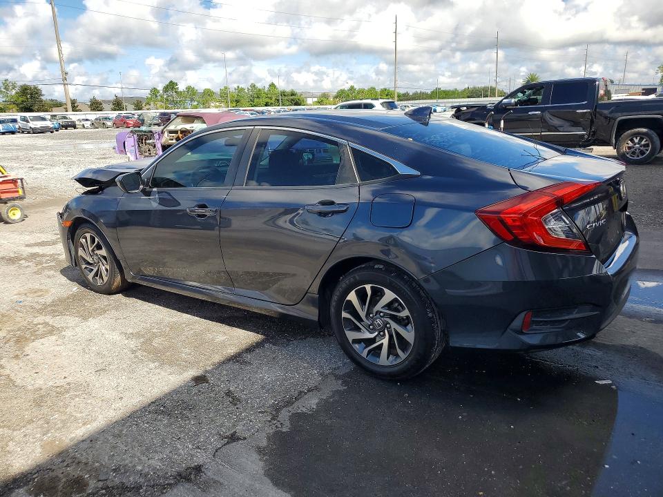 67477746 :رقم المزاد ، 19XFC2F76JE038598 vin ، 2018 Honda Civic مزاد بيع