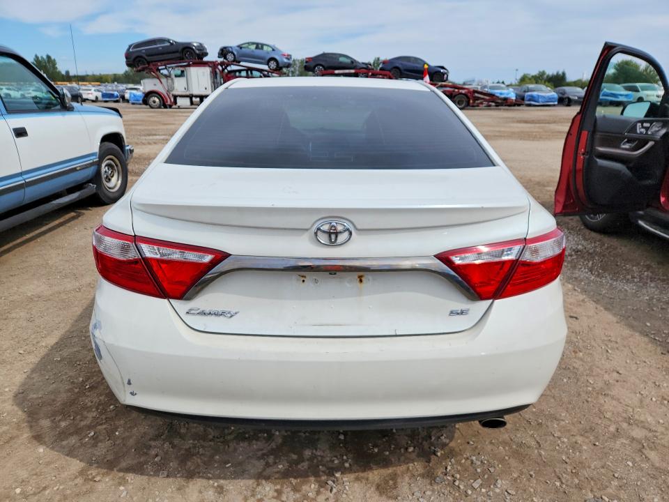 68640616 :رقم المزاد ، 4T1BF1FK3FU040219 vin ، 2015 Toyota Camry مزاد بيع