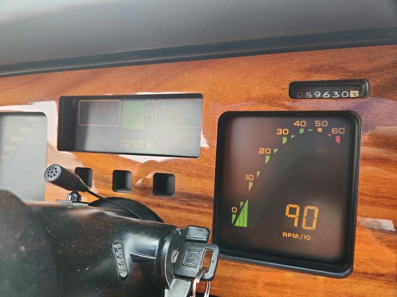 1985 Chevrolet Corvette მანქანა იყიდება აუქციონზე, vin: 1G1YY0784F5131850, აუქციონის ნომერი: 68418276