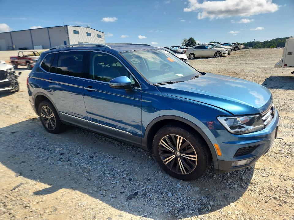 67979796 :رقم المزاد ، 3VV3B7AX0JM077138 vin ، 2018 Volkswagen Tiguan مزاد بيع