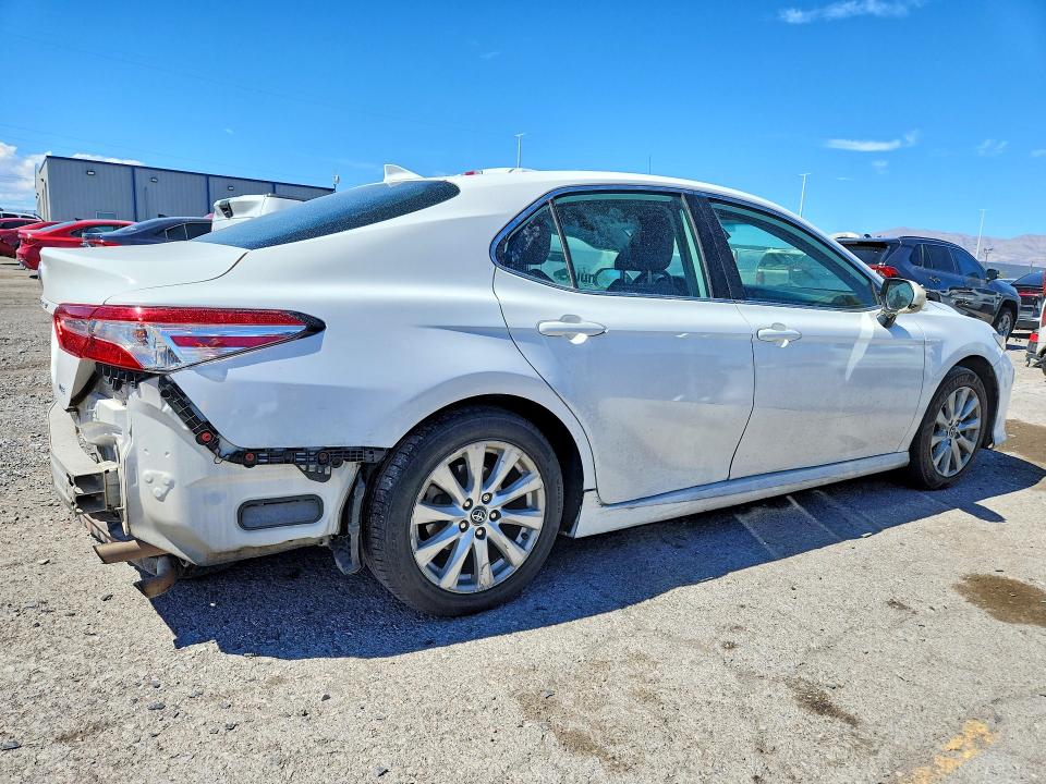 2020 Toyota Camry მანქანა იყიდება აუქციონზე, vin: 4T1C11AK5LU879701, აუქციონის ნომერი: 67672426