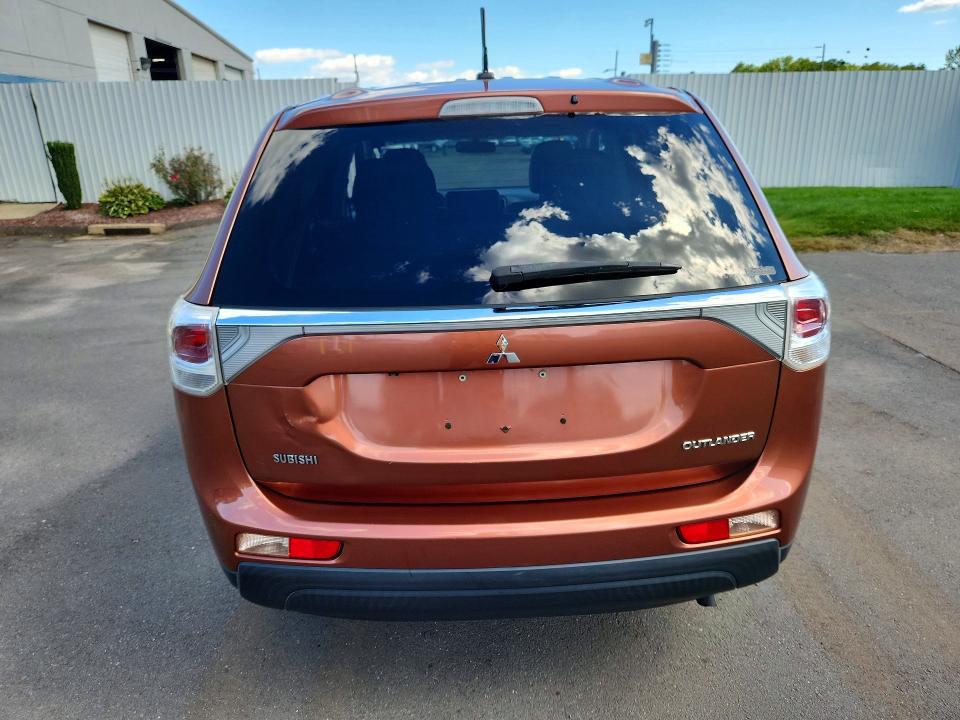 2014 Mitsubishi Outlander მანქანა იყიდება აუქციონზე, vin: JA4AZ3A37EZ008596, აუქციონის ნომერი: 69906156