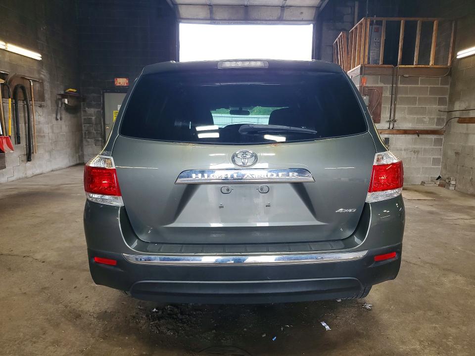 67149026 :رقم المزاد ، 5TDBK3EH3CS105460 vin ، 2012 Toyota Highlander مزاد بيع