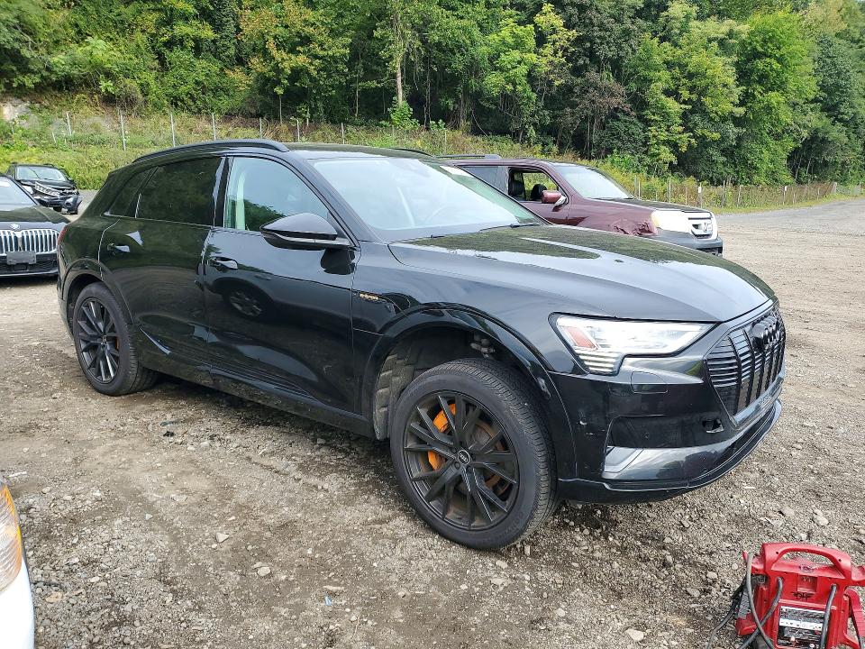 Продажа на аукционе авто 2021 Audi E-tron, vin: WA1VAAGE8MB005946, номер лота: 69015036