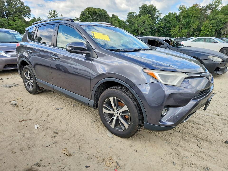 Продаж на аукціоні авто 2017 Toyota Rav4, vin: JTMRFREV3HJ116801, номер лоту: 67811306