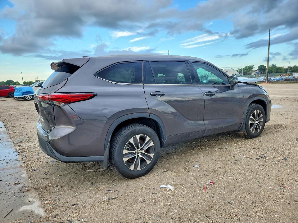 Продажа на аукционе авто 2021 Toyota Highlander, vin: 5TDHZRBHXMS114994, номер лота: 67987816