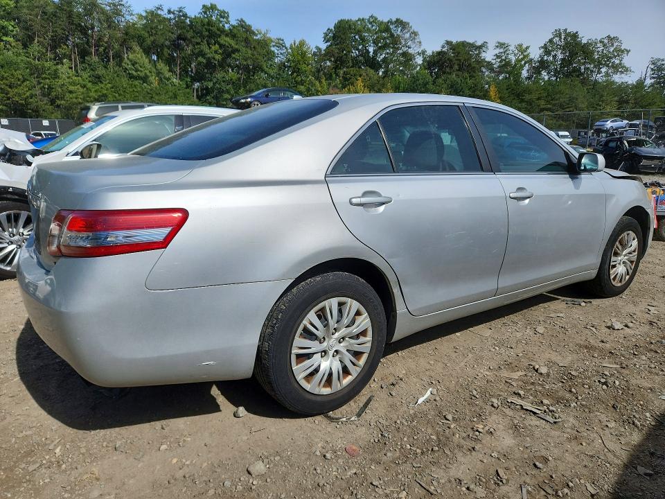 70071546 :رقم المزاد ، 4T1BF3EK3AU071864 vin ، 2010 Toyota Camry مزاد بيع