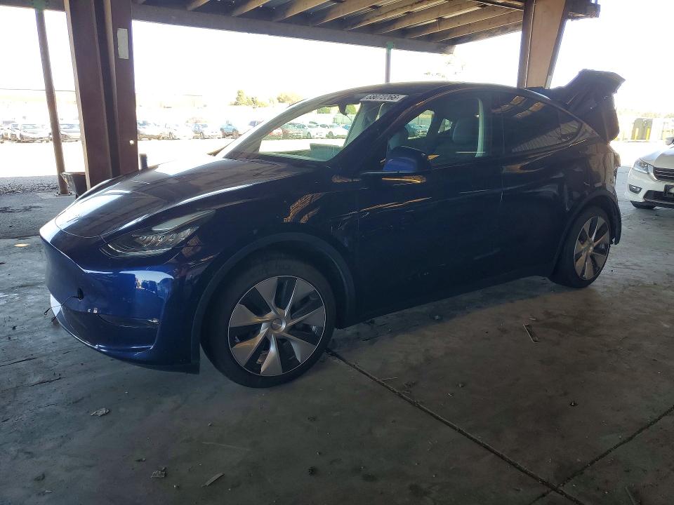 Auction sale of the 2022 Tesla Model Y, vin: 7SAYGDEE5NF355770, lot number: 68072266