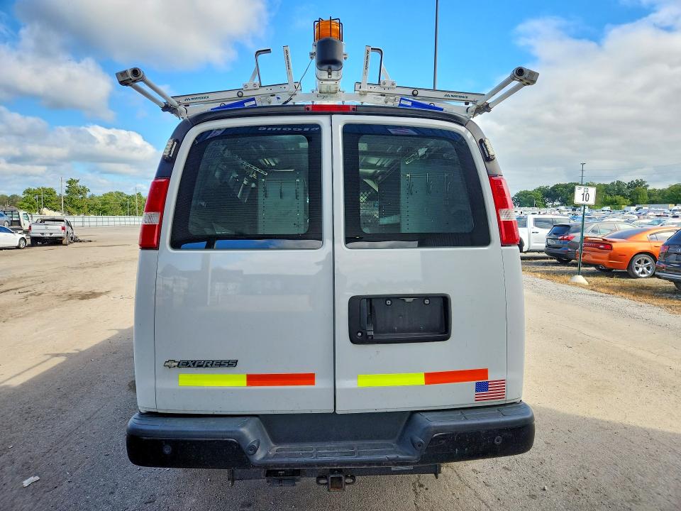 70619616 :رقم المزاد ، 1GCWGAFP2K1304122 vin ، 2019 Chevrolet Express G2500 مزاد بيع