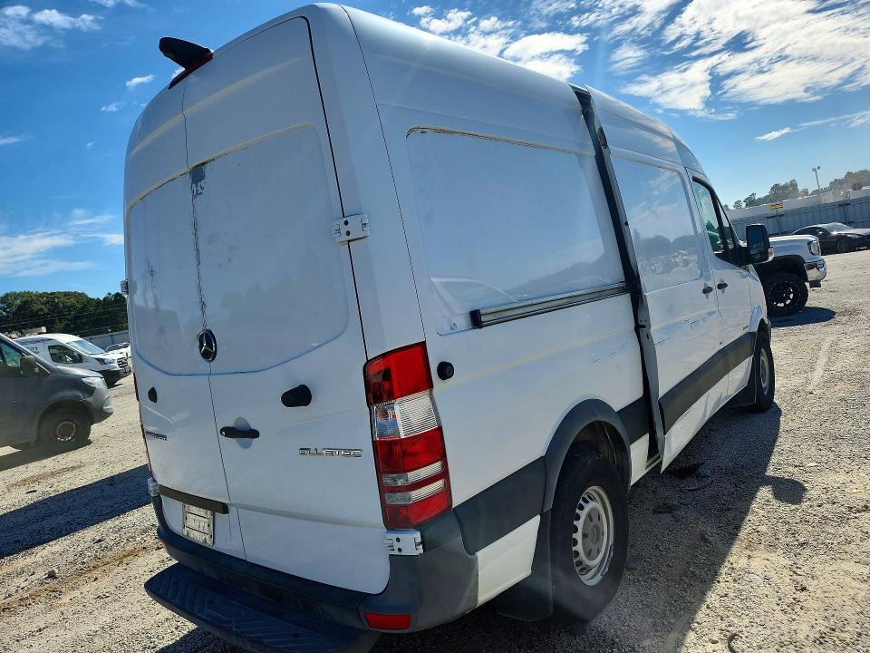 70610346 :رقم المزاد ، WD3PE7DC1E5888338 vin ، 2014 Mercedes-benz Sprinter مزاد بيع