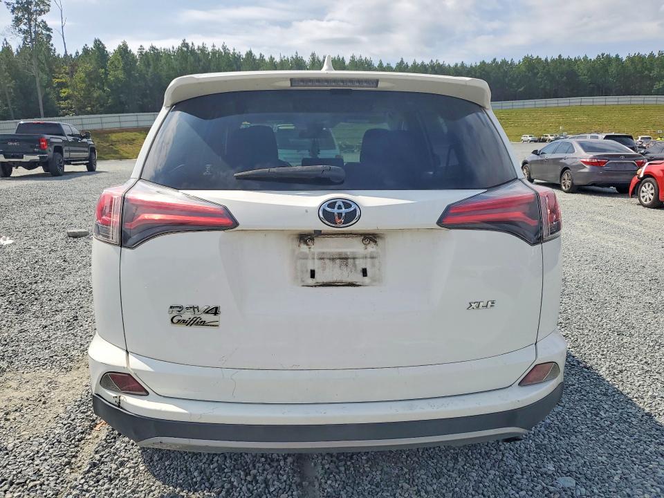 68488856 :رقم المزاد ، JTMWFREVXJJ203104 vin ، 2018 Toyota Rav4 مزاد بيع
