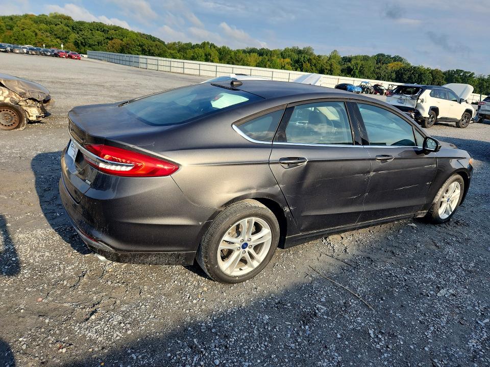 69067136 :رقم المزاد ، 3FA6P0H76JR131254 vin ، 2018 Ford Fusion مزاد بيع