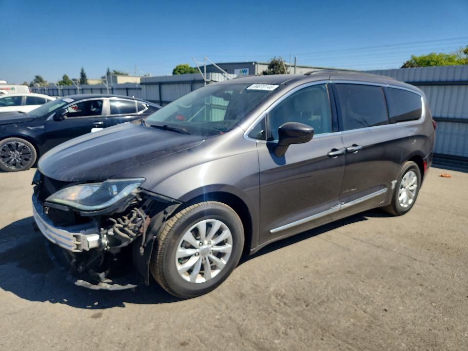 Auction sale of the 2017 Chrysler Pacifica, vin: 2C4RC1BG2HR516733, lot number: 69870146